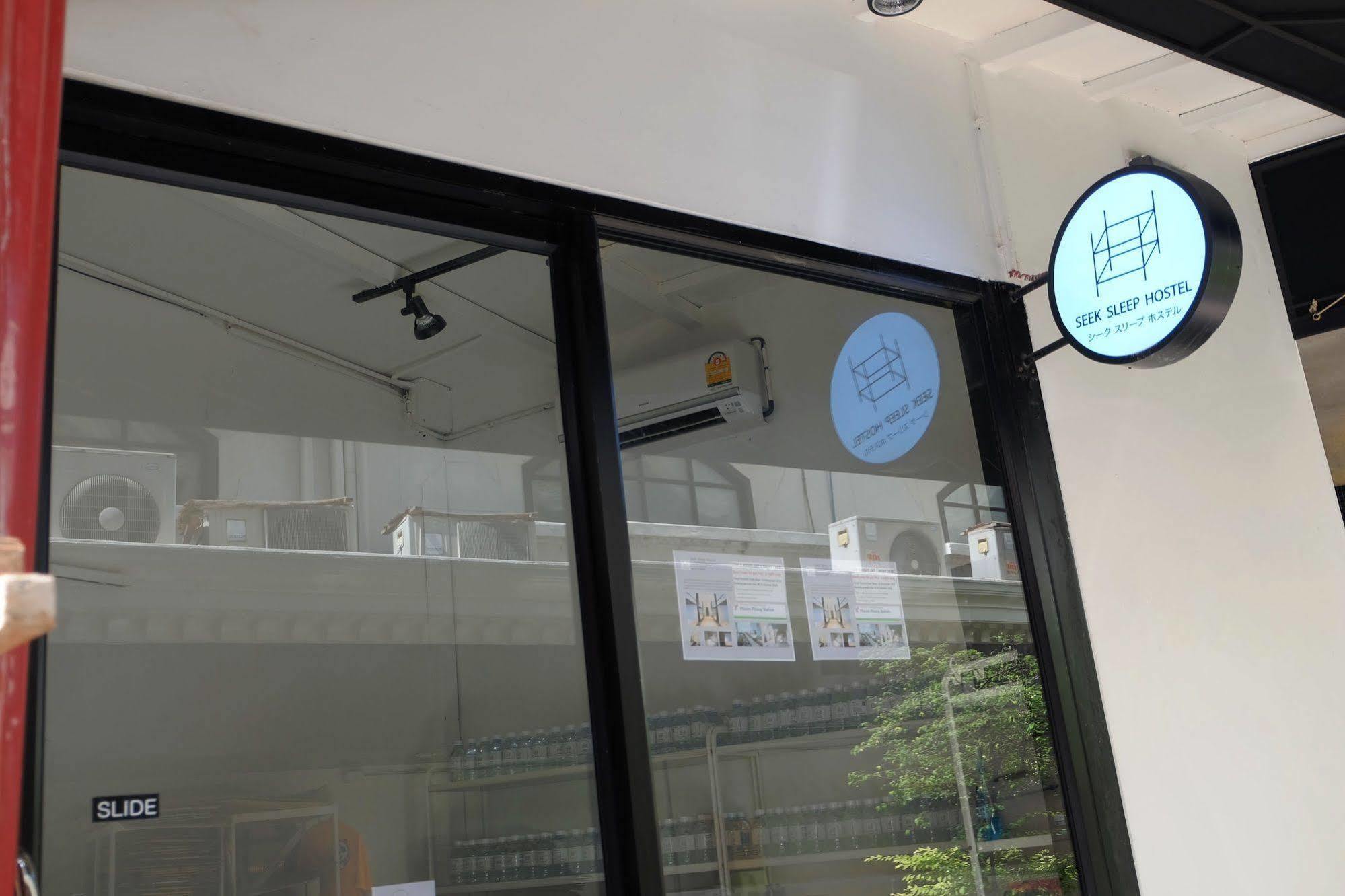 Seek Sleep Hostel Банкок Екстериор снимка