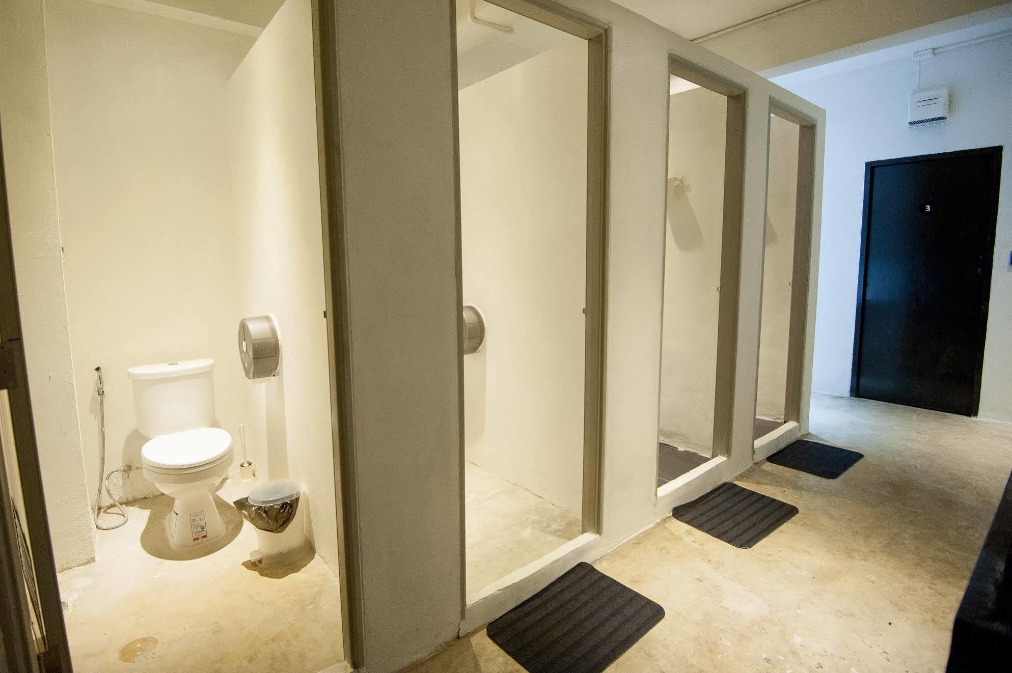 Seek Sleep Hostel Банкок Екстериор снимка